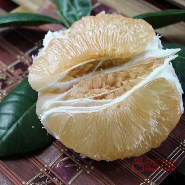 柚子是白心的贵还是红心的贵,柚子买红心还是白心的好吃
