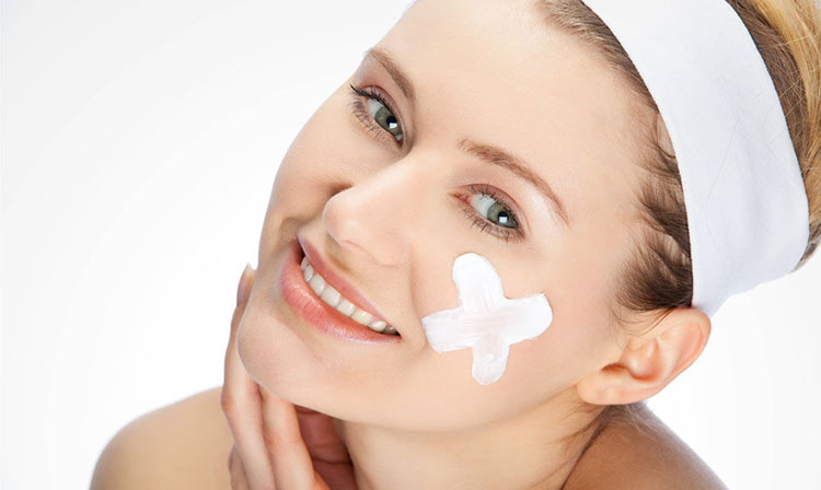 护肤用乳液好还是面霜好,乳液和面霜有什么区别