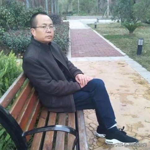 教师集体性侵案：27年前女生控诉遭33次强奸，疑点重重