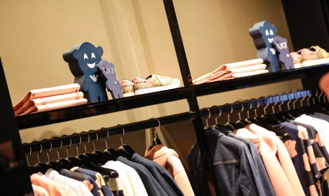 小服装店的陈列技巧图片欣赏,小服装店的陈列技巧图片欣赏大全