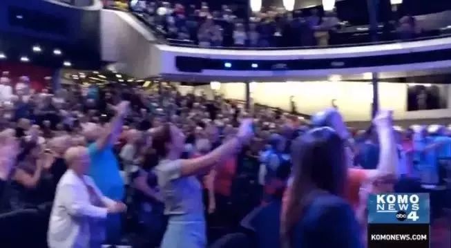 口哨再次吹起！大家做最坏的打算吧！潘多拉盒子就这样被打开，全球性的灾难也许才刚开始