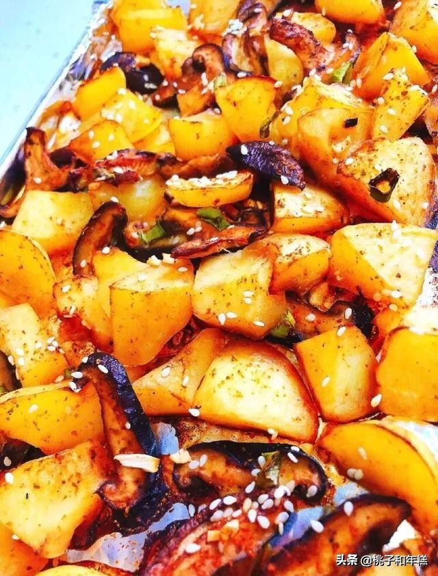 蒜香黄油烤土豆简单易做,烤箱烤土豆蘑菇