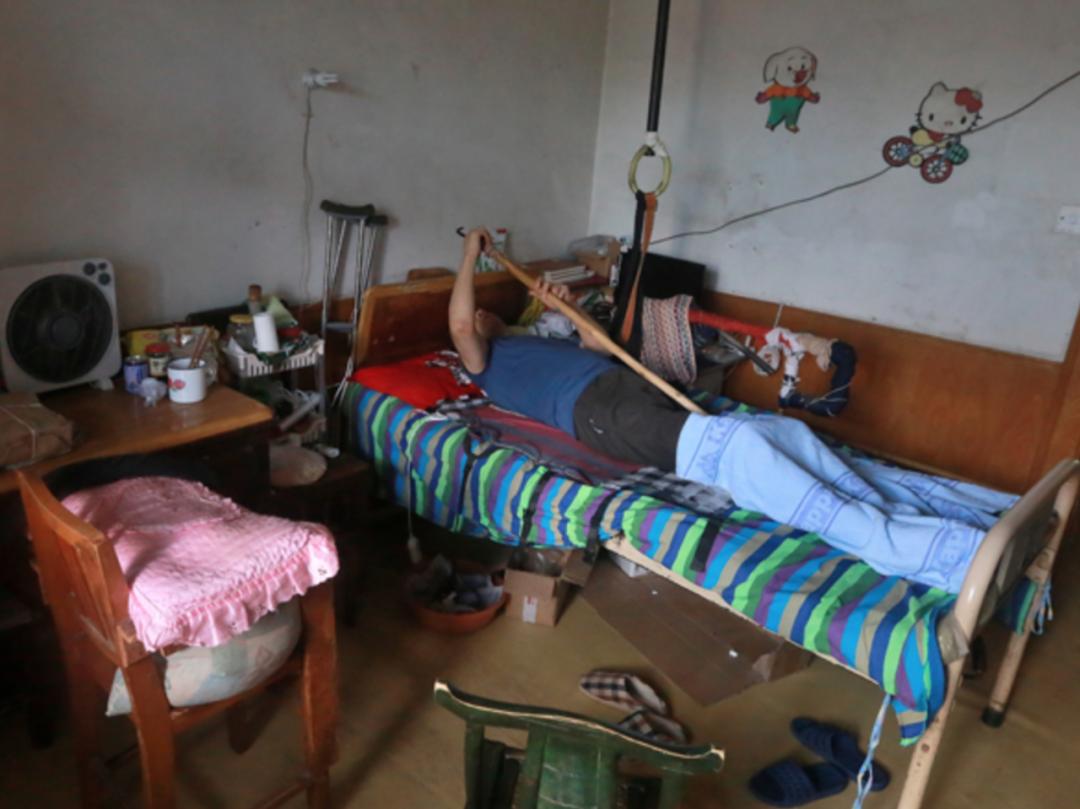 遭“吉尼斯”起诉，送万千逝者“回家”……他活成了大写的“人”