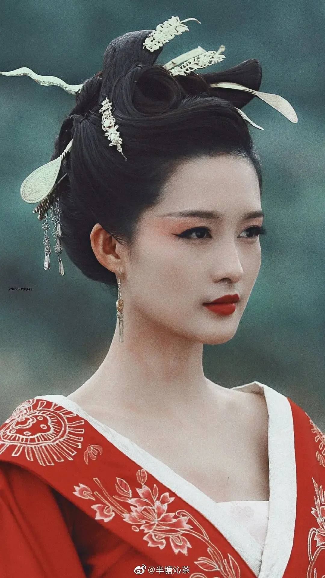 古装剧中好看的妆发服装,古装剧中令你印象深刻的妆发造型