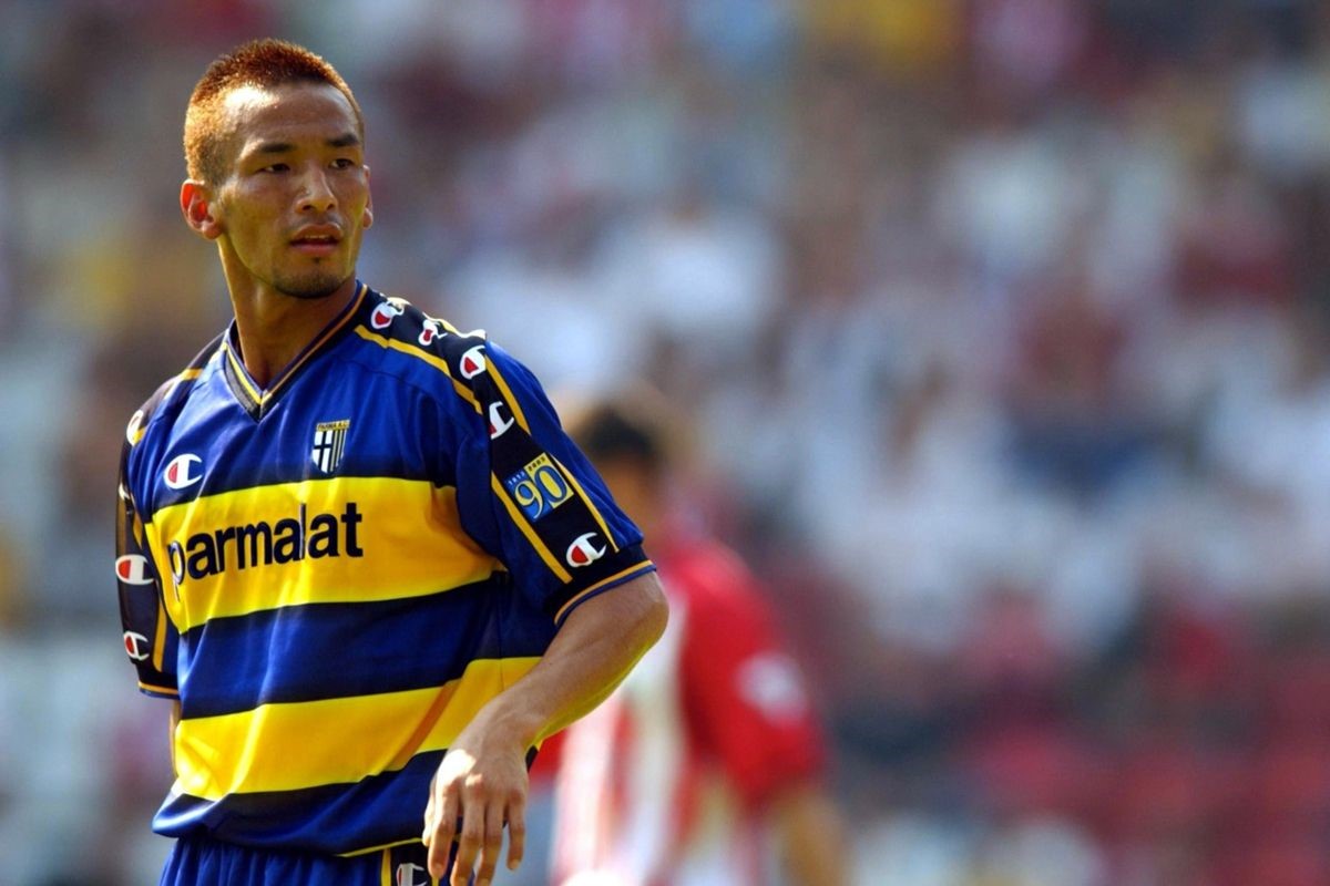 孙兴慜捧起2023亚洲金球奖,孙兴慜连续七年获得亚洲金球奖