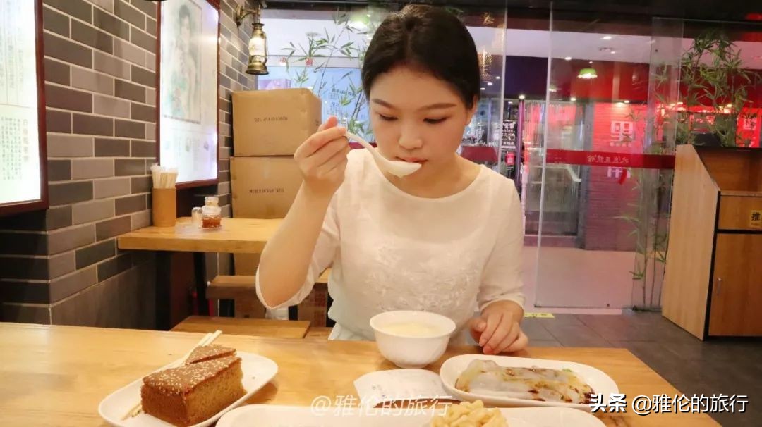 女生喝冰泉豆浆,梧州人喝冰泉豆浆