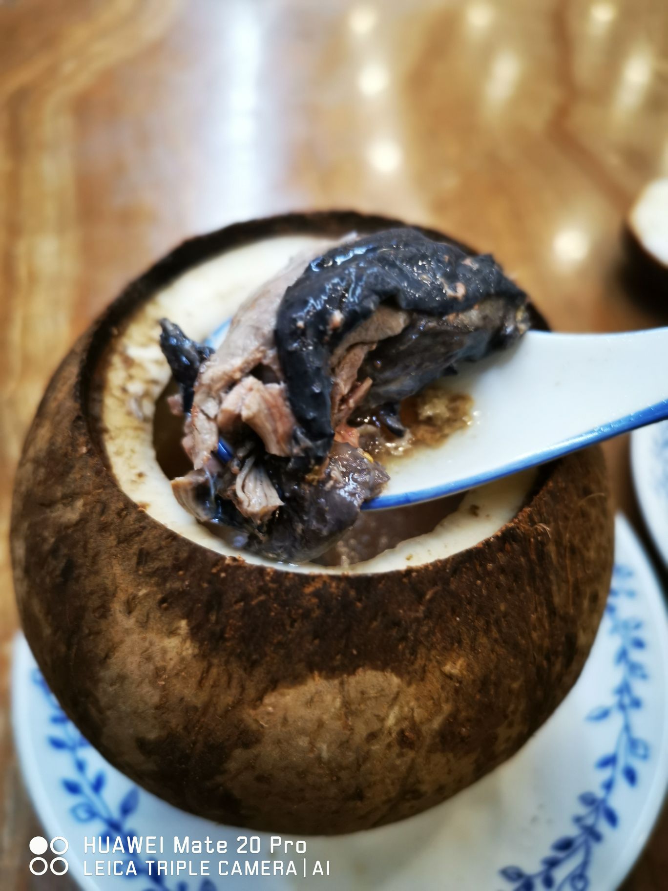 文明路这家近四十载的炖品老店，有几好味几乎每日老广都排长龙？