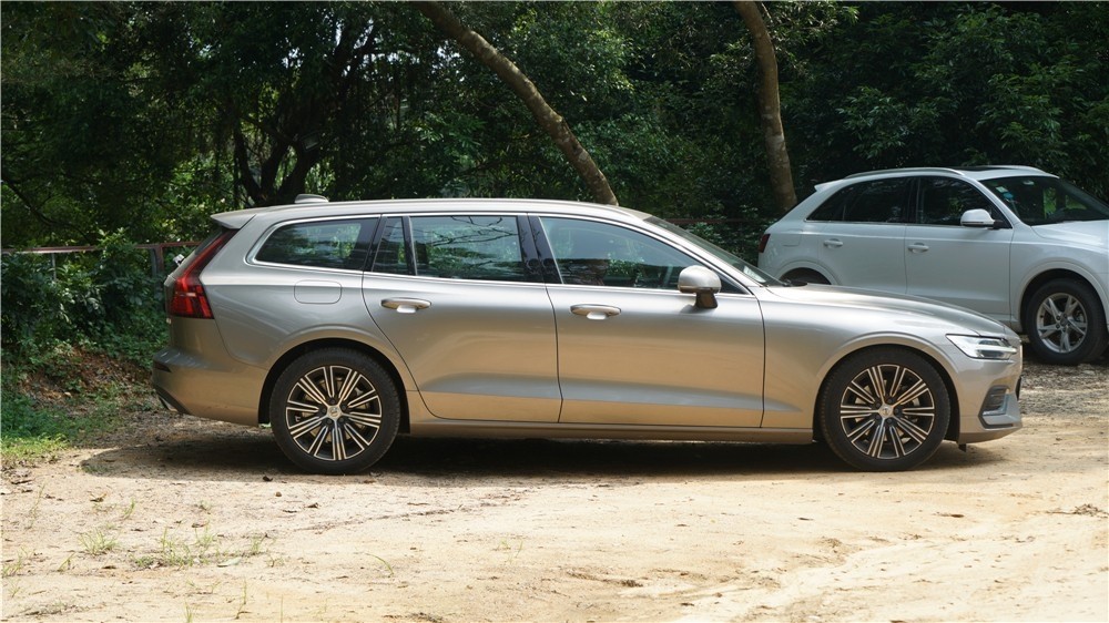 沃尔沃v60试驾,沃尔沃v60山路测试