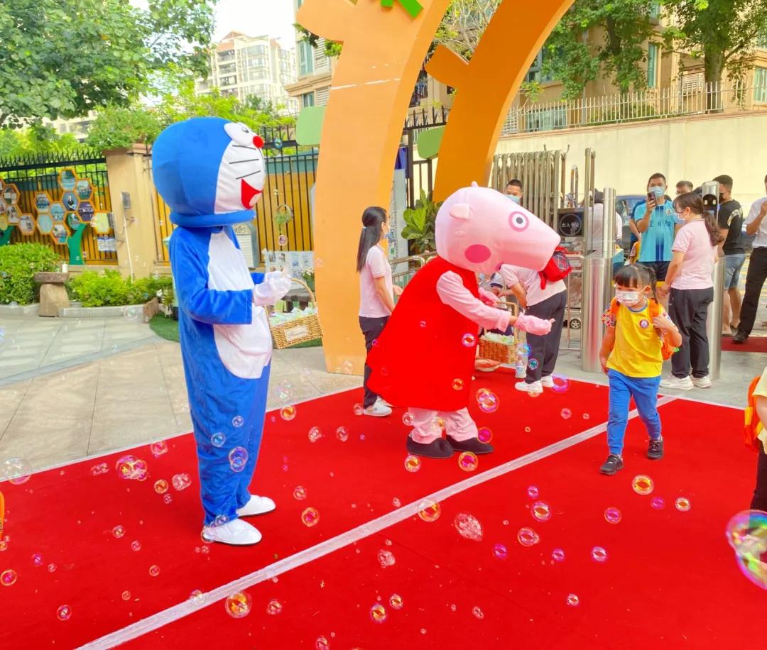 番禺｜桥南的“神兽回笼”了！新学期第一天，孩子们这样过