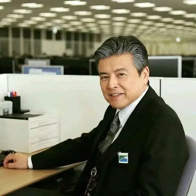 三浦友和一头白发仍帅气,男士三浦友和发型