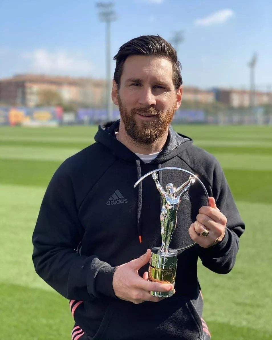 2016金球奖c罗梅西内马尔同台,2006金球奖梅西和c罗领奖