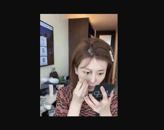 乔欣眼妆教程完整版,乔欣教你怎么画整容式的眼妆