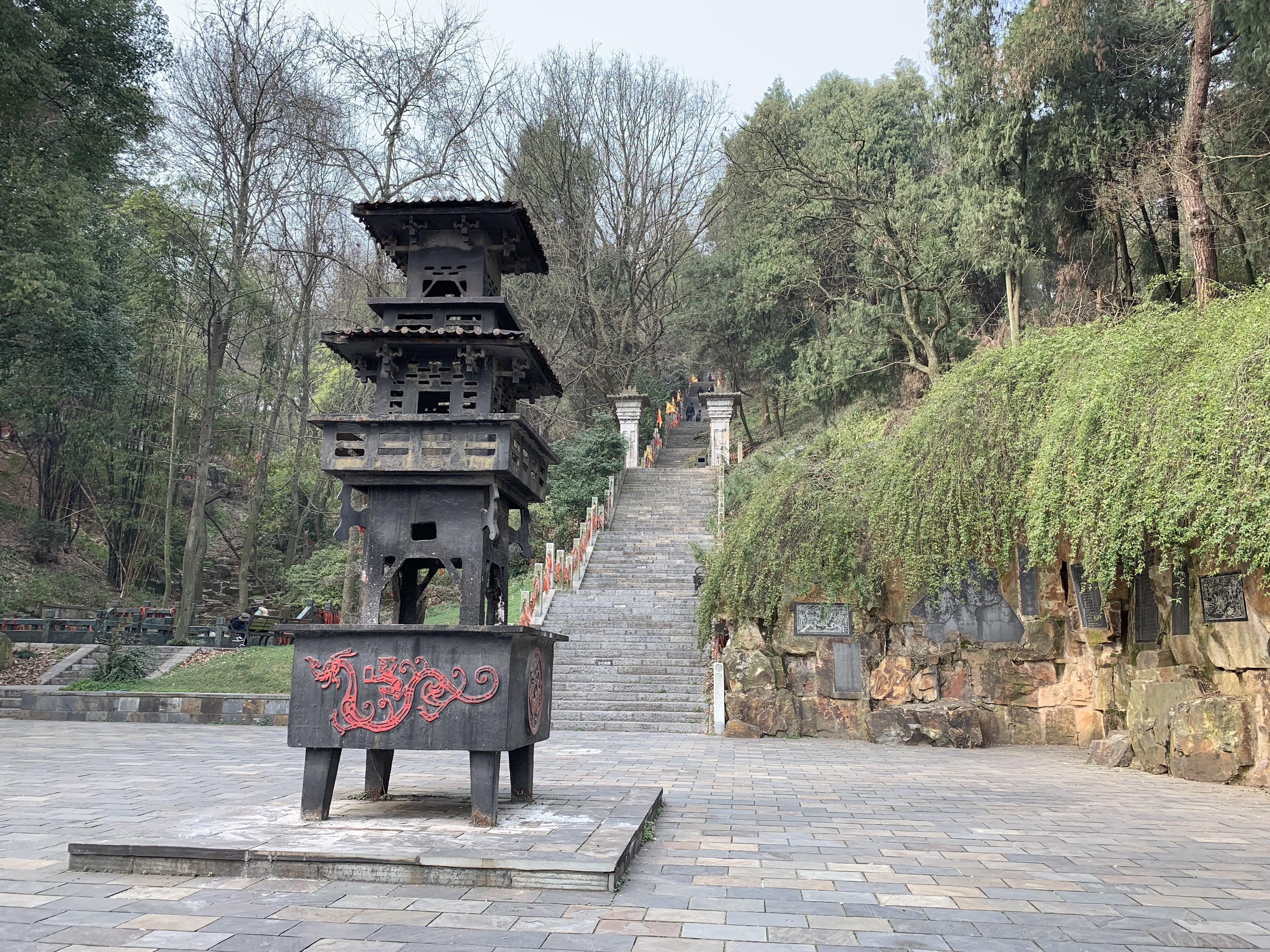 三国有一诸侯未称帝就建天坛祭天，现如今的天坛什么样？