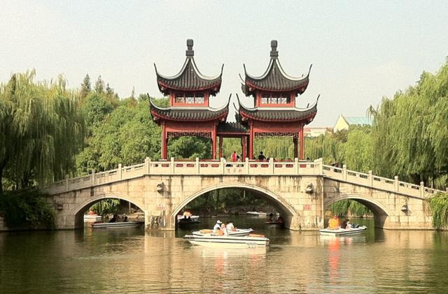 上海人喜爱的地方,上海人潮涌动的公园