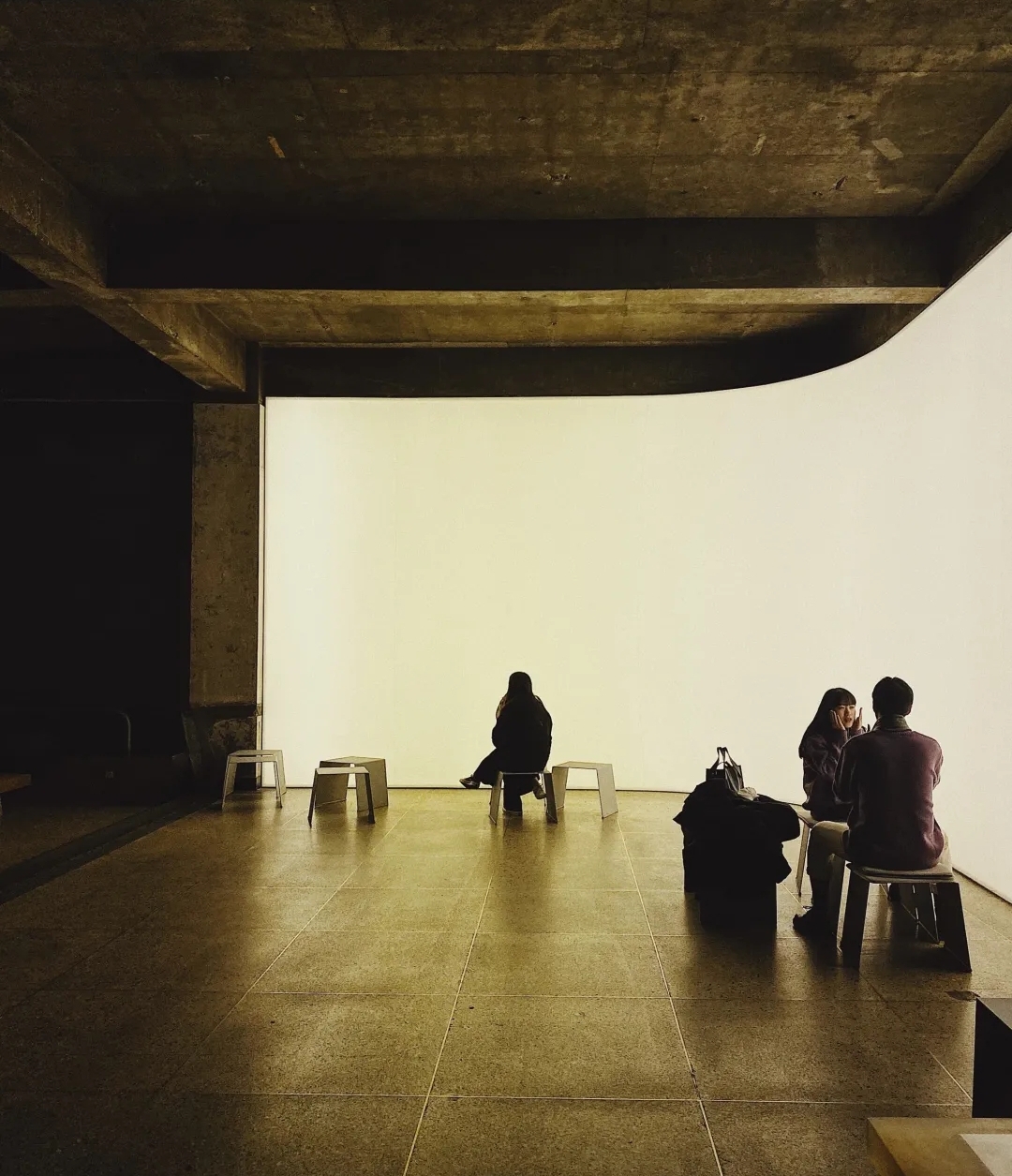 韩国网红设计师，把旧厂房改导致咖啡烘焙店，开这样的店真幸福