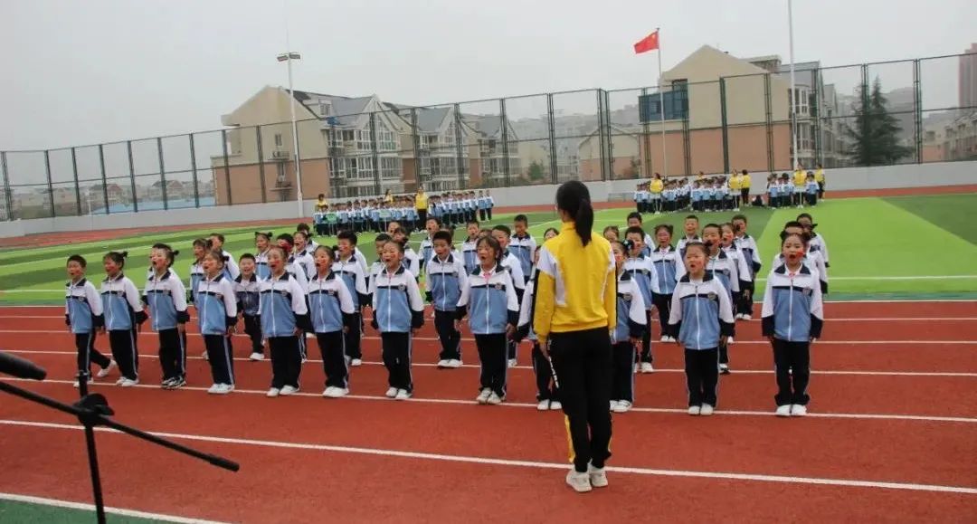 建*党**百年喜迎国庆节——西安经开第二小学队列队形广播*比操**赛