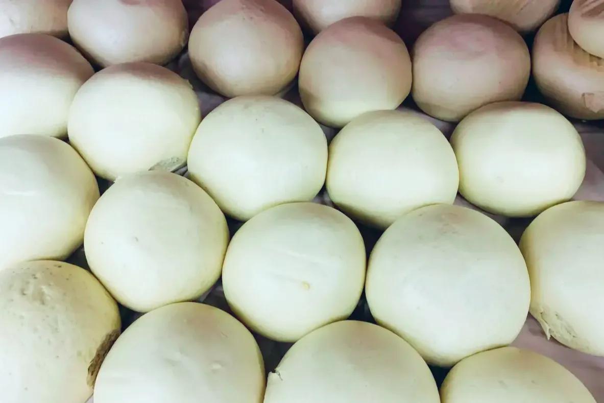 商家一斤面粉做几个馒头合适,1斤面粉可以出多少个馒头