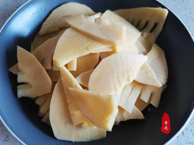 素炒冬笋最好吃的方法,素炒新鲜冬笋的做法大全