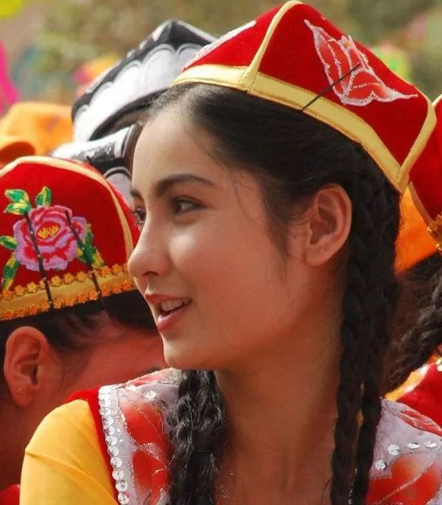 维吾尔族人中为什么有黄人也有白人？吐鲁番的与南疆的有一定差别