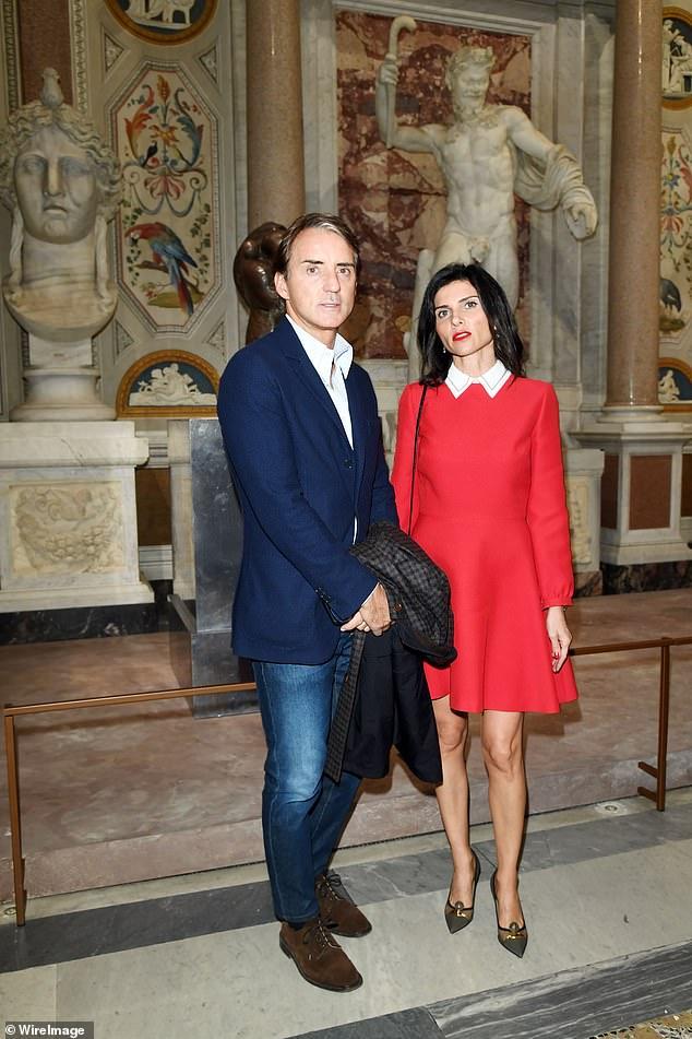 56岁教练才是意大利队最帅男人！穿LP戴百万RM，老男人不油腻典范