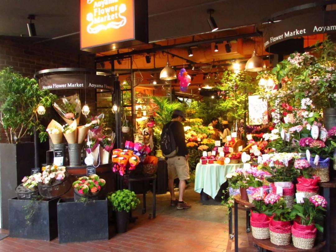 开在茶铺里的花店,开在花店里的咖啡店