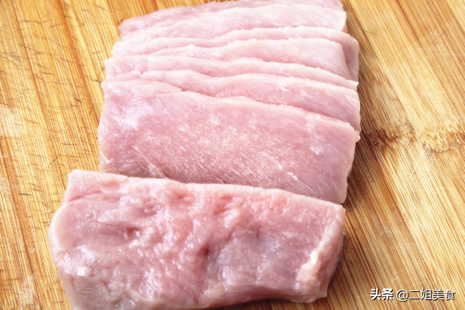 无论炒什么肉丝，都别直接下锅炒！多做这2步，肉丝嫩滑不粘锅