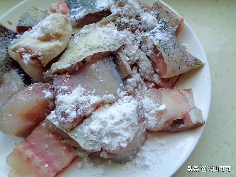 防秋燥周末三餐，凉皮配酱烧鱼，在家做，就是吃得舒服又省钱