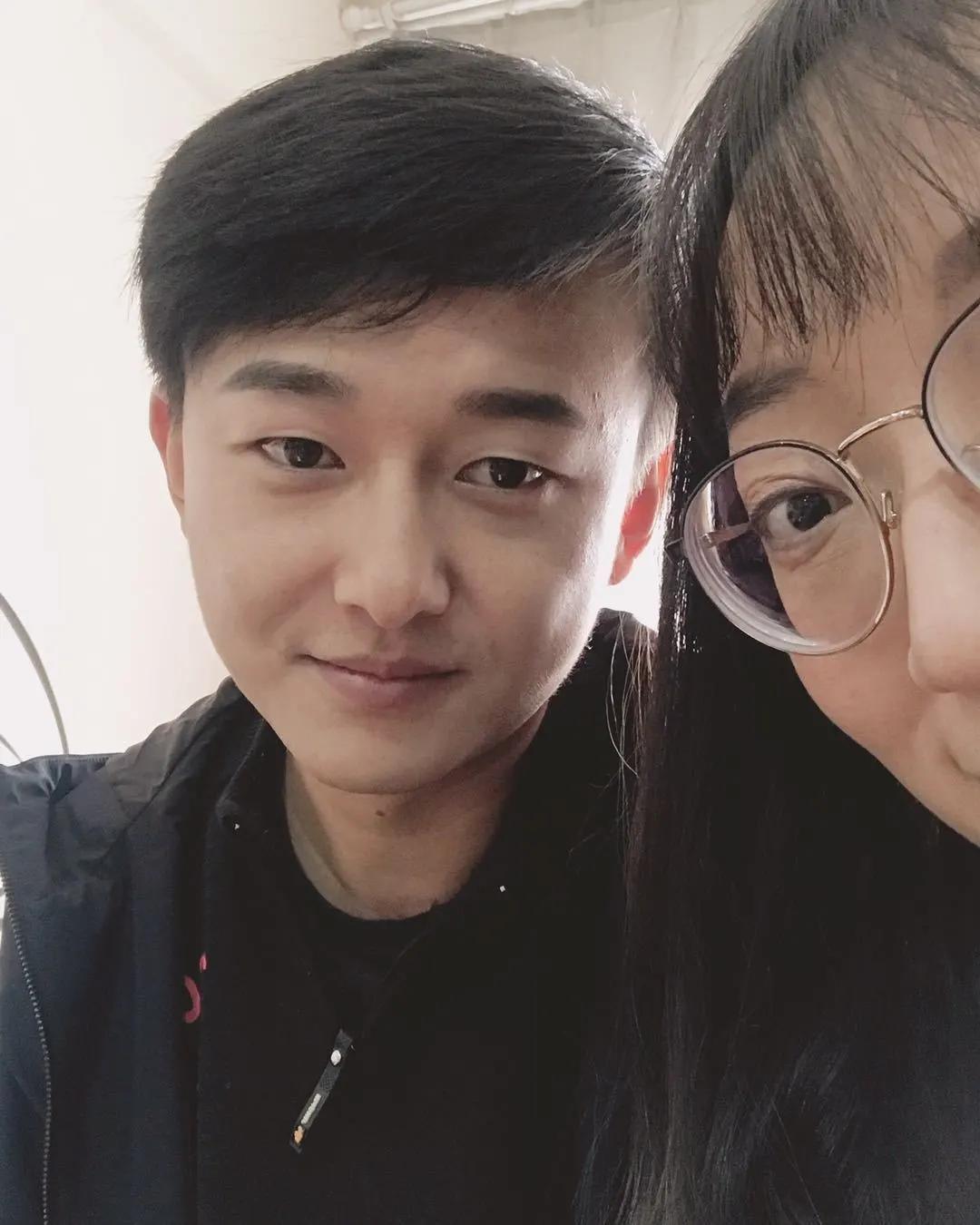 女孩说谢谢你陪我一天,我对象说七夕陪我