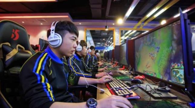 曾经月入过万，如今生意萧条？90后LOL代练吐槽：不如回网游搬砖