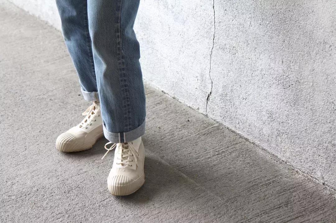 匡威帆布鞋好还是vans好,帆布鞋匡威vans