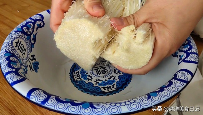金针菇不油做法,金针菇鸡蛋干凉拌怎么做