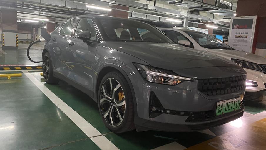 特斯拉新款model3与极星2,特斯拉新款model3和极星2