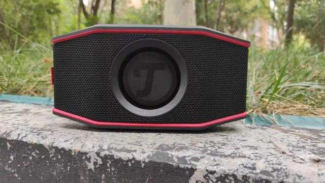 jblflip5音箱评测和德斐尔小魔盒,德斐尔户外蓝牙音箱详细评测