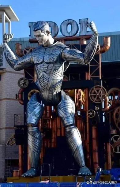 c罗的雕塑,c罗雕塑恶搞