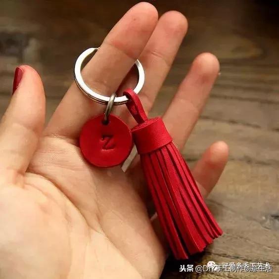 用旧衣服做包包挂饰,旧物袋子做挂件包