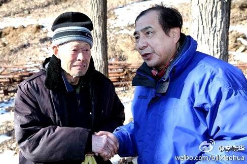 第一个买法拉利的男人，蹲过板房，但一生低调捐款6.3个亿