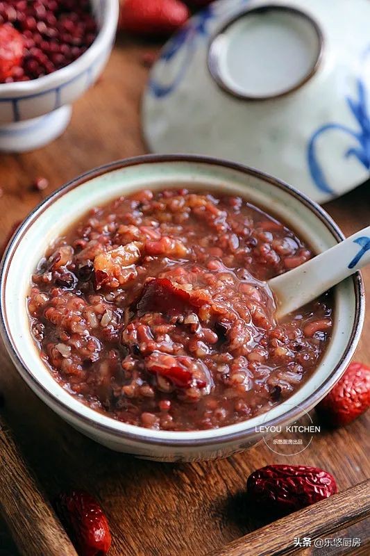 冬天早餐熬什么粥简单又营养,推荐四种最适合冬季吃的养生粥