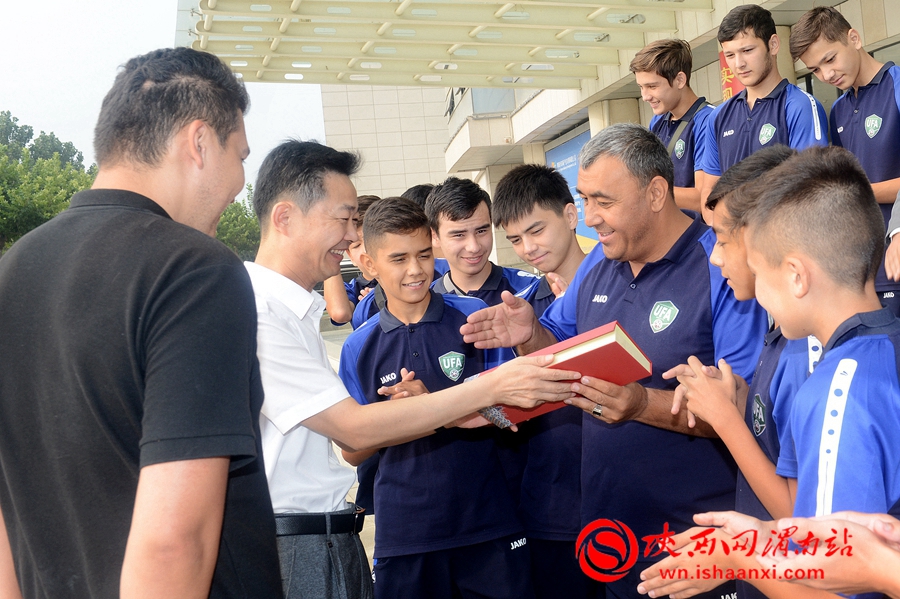 乌兹别克斯坦足球联赛,乌兹别克斯坦友谊赛