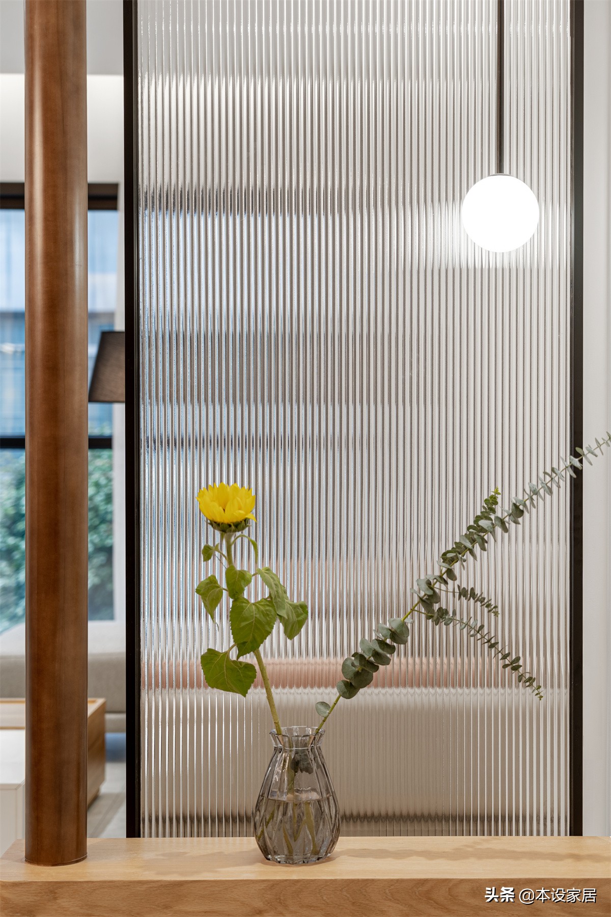 入户门正对客厅处放电视还是沙发,入户门正对客厅和阳台户型效果图