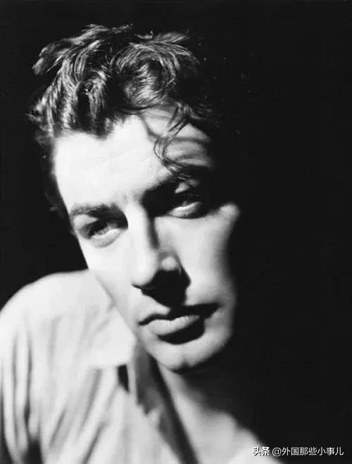 伊丽莎白·泰勒传奇一生,伊丽莎白泰勒一生八段婚姻