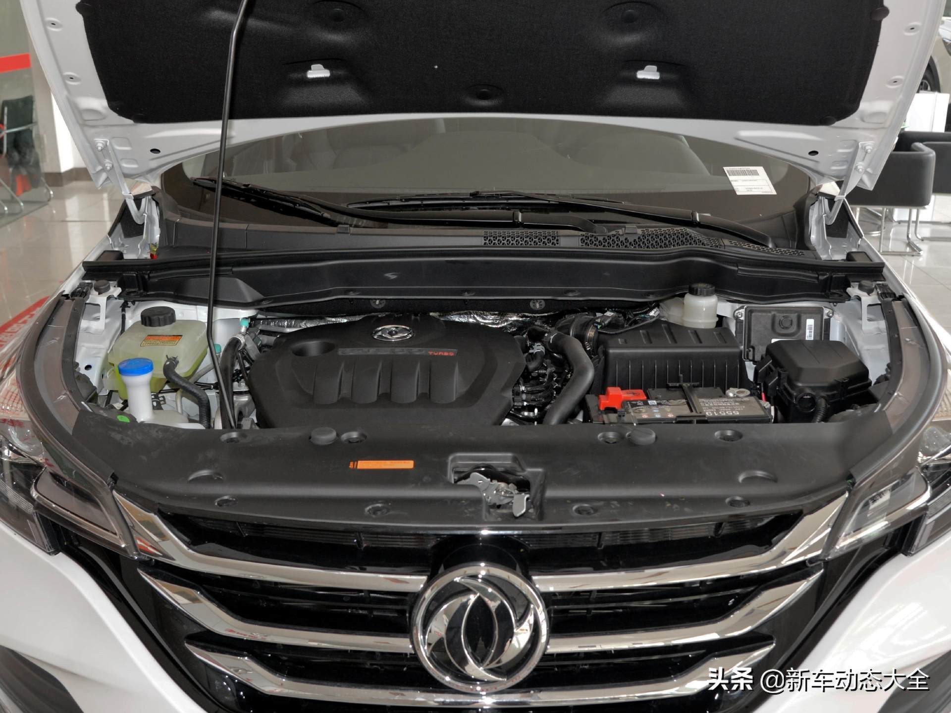 全新东风风神ax7最新款,空间实用底盘好东风风神新款ax7