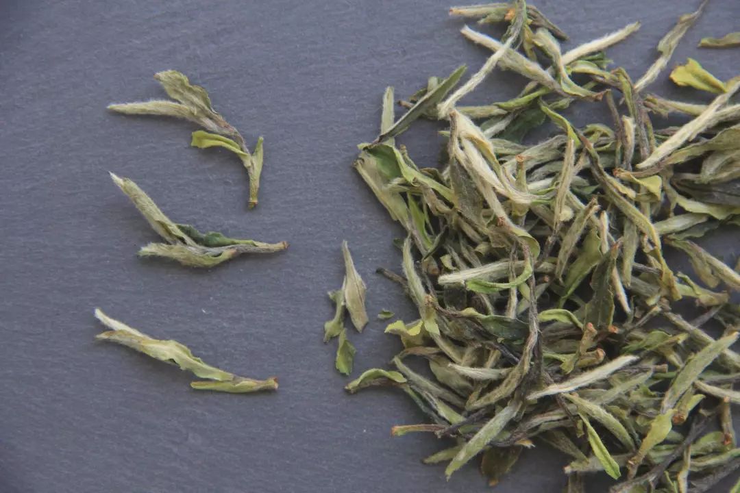 怎么区分青茶黄茶,茶分类黑白绿红