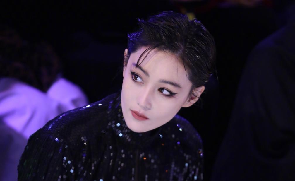 张馨予情人节晒幸福,张馨予情人节高调秀恩爱