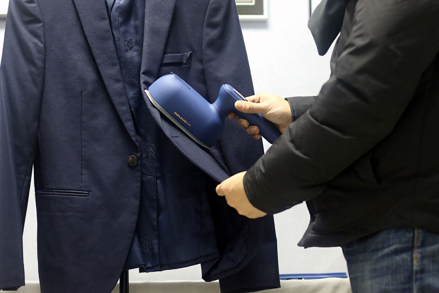 抚平褶皱精致生活——舒乐氏手持挂烫机体验