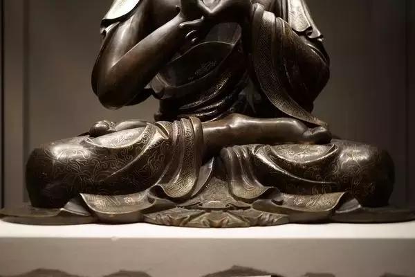 清代铜鎏金佛像的鉴定,清代铜鎏金无量寿佛像