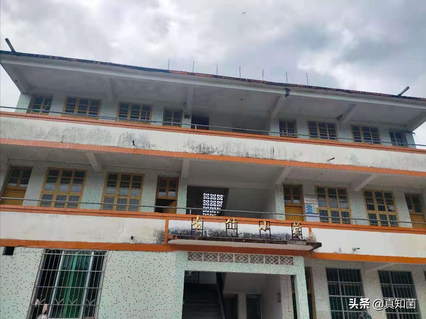 古竹小学是公办还是民办学校,曾经的乡村小学怎么样了