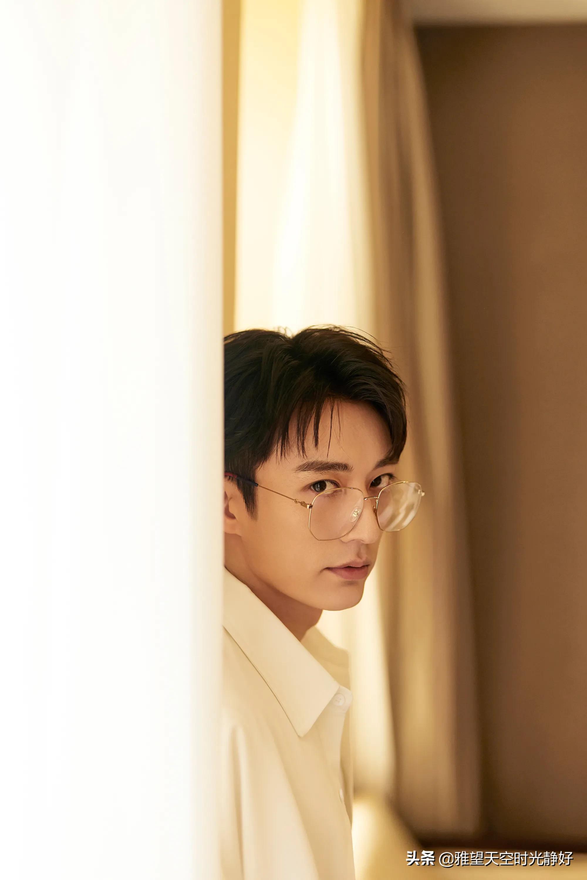 盘点国内男明星眼镜杀高清写真照斯文帅气沉稳内敛雅致贵气