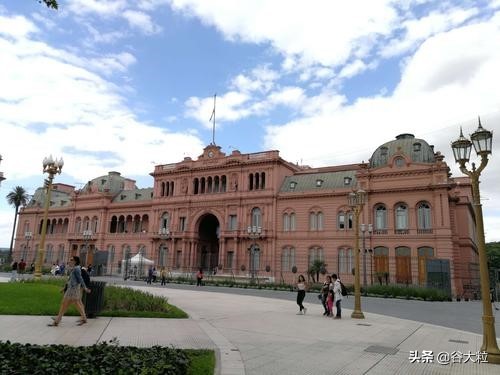 同属美洲大陆一个在南一个在北阿根廷凭啥敢和美国对着干？