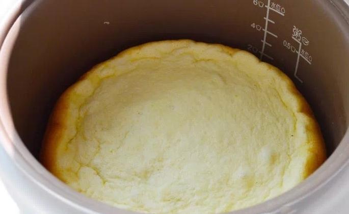 继全民凉皮，肉夹馍之后，电饭煲蛋糕又火了，详细步骤来了