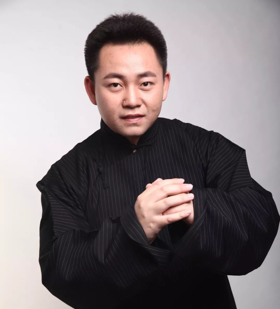 王加林：每次去师爷家都吃不饱，怹光聊相声，不让我们夹菜